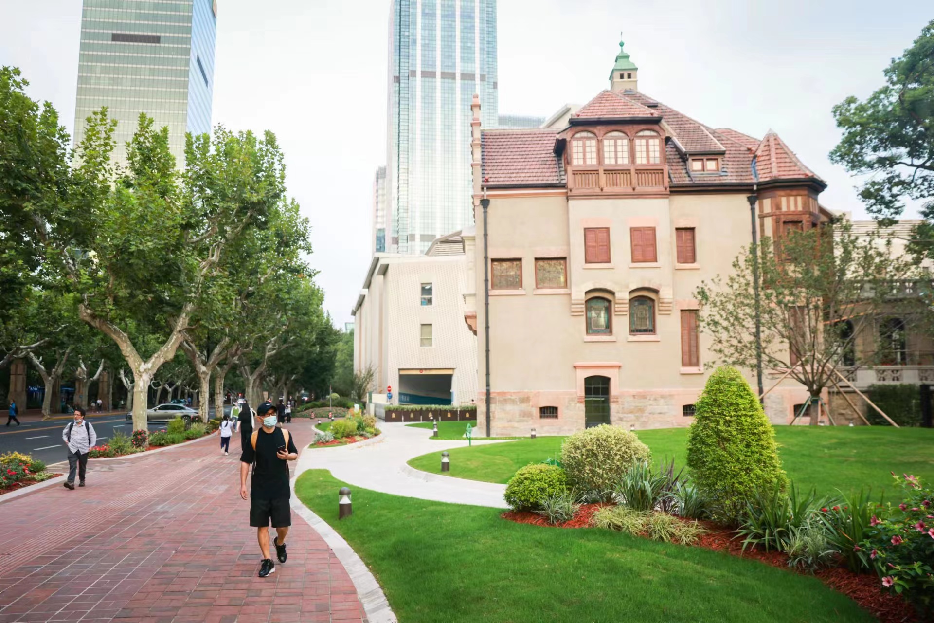 拆除围墙后的taptap点点体育与街区直连。本文图片如无特别标注,均由taptap点点体育提供