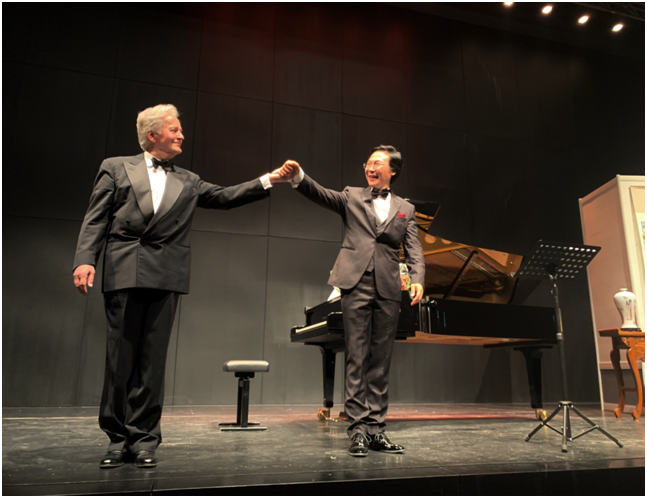 廖昌永院长与Hartmut H?ll院长独唱音乐会现场,德国卡尔斯鲁厄音乐学院