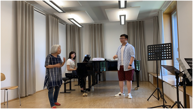 著名女中音歌唱家Mitsuko Shirai白井光子指导学生孙卓汉上课,艺术指导崔岚,德国卡尔斯鲁尔音乐学院