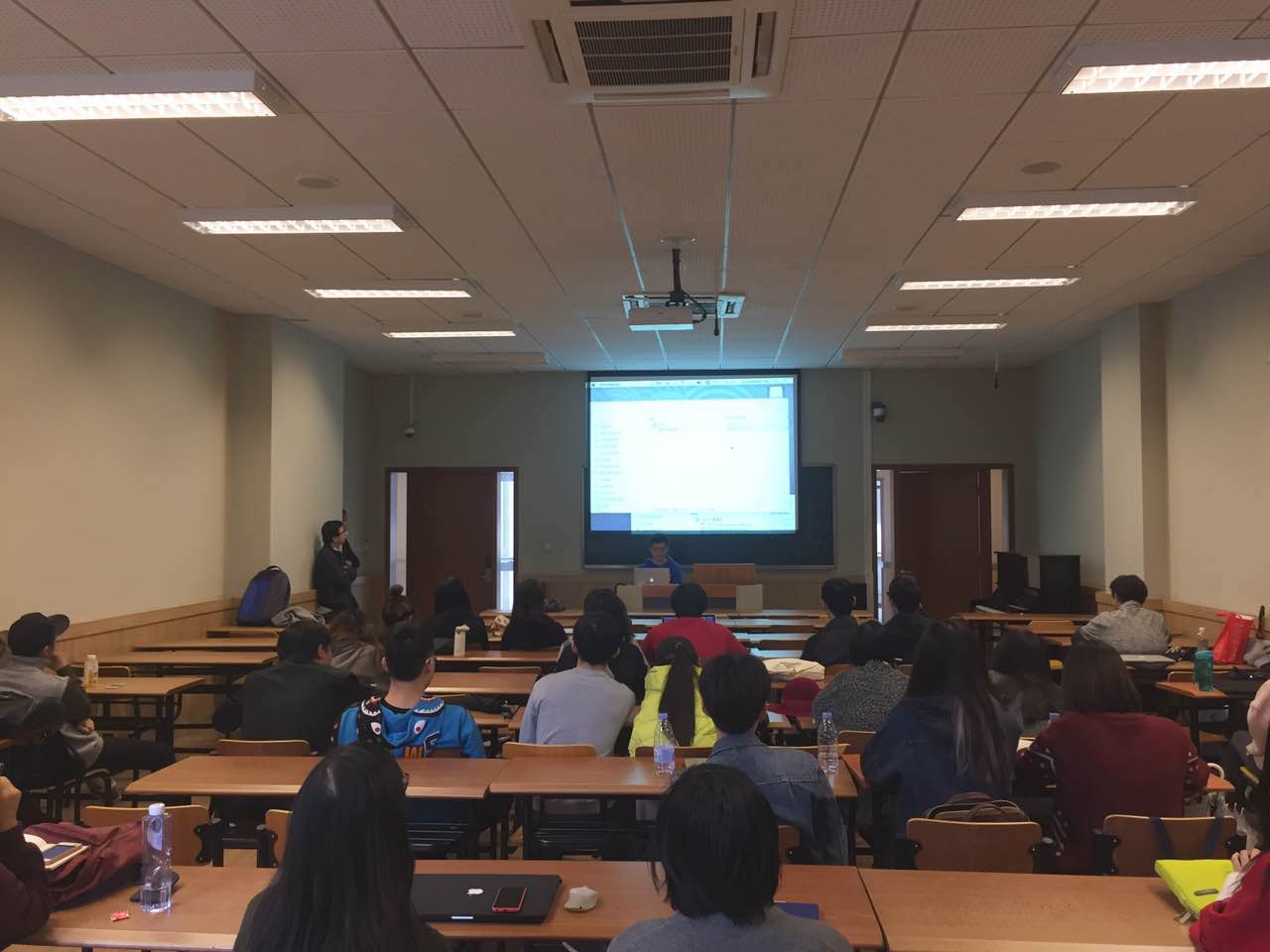 20161031 同济大学新媒体艺术学院与音工系学生交流作品2.jpg