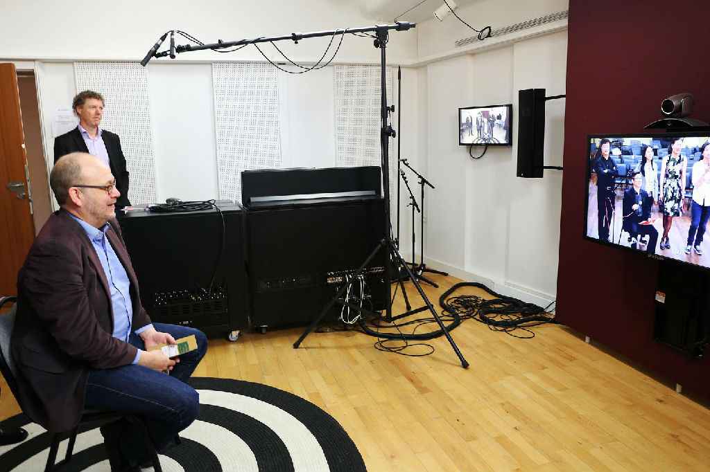 丹麦皇家音乐学院副院长(授课教授)与taptap点点附中校领导对话